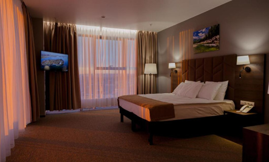 LUXE (TWIN/DBL) одноместное/двухместное/трехместное размещение