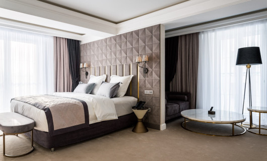 Junior Suite Business